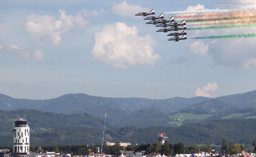 Jet-Formation Rauch AirPower Aichfeld Fliegerhorst Hinterstoisser